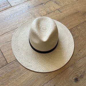 Janessa Leone straw hat size small new